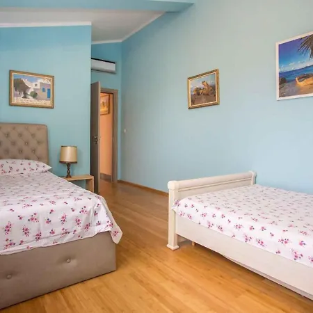 Apartment In Porec/istrien 39700 Porec
